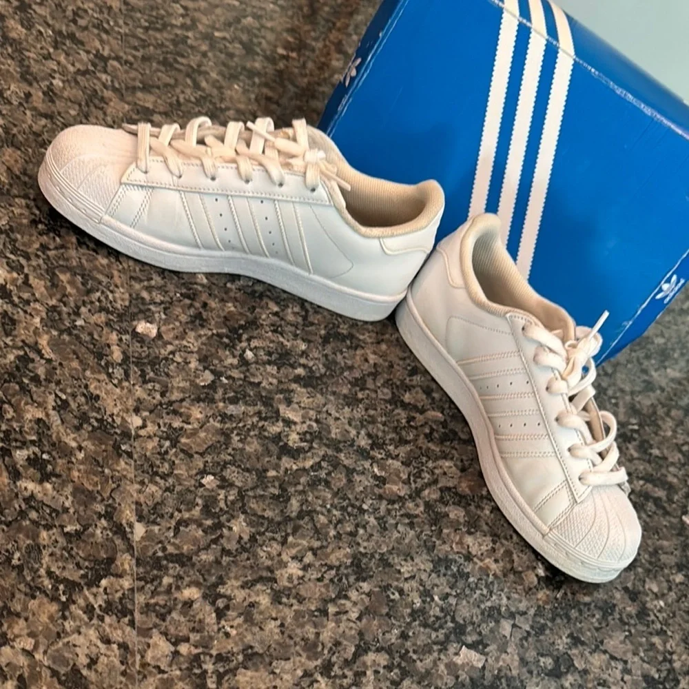 Adidas superstar foundation Classic White Leather Sneakers 6.5Y - Picture 5 of 10